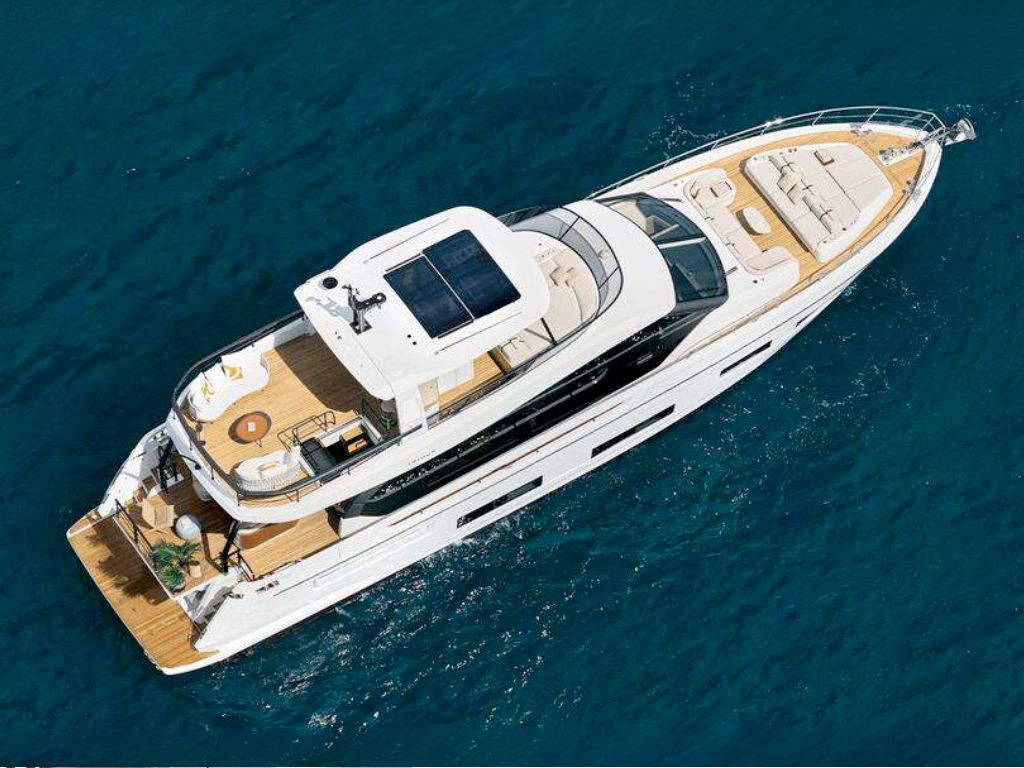 Azimut Fly 82