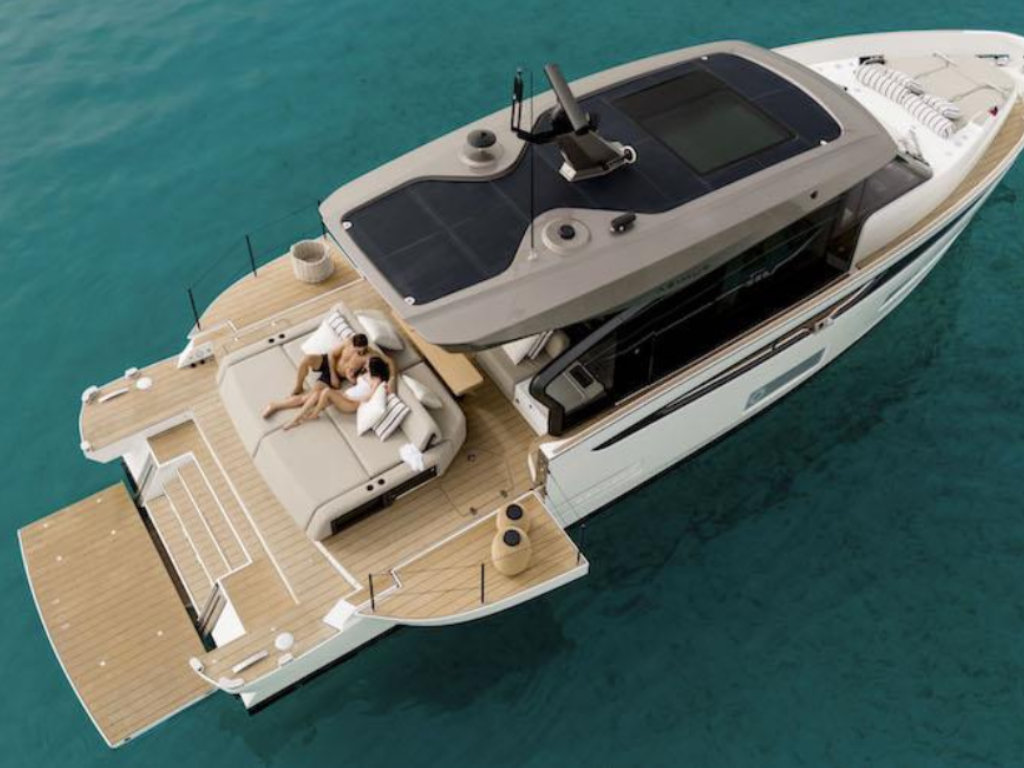 Azimut Seadeck 6