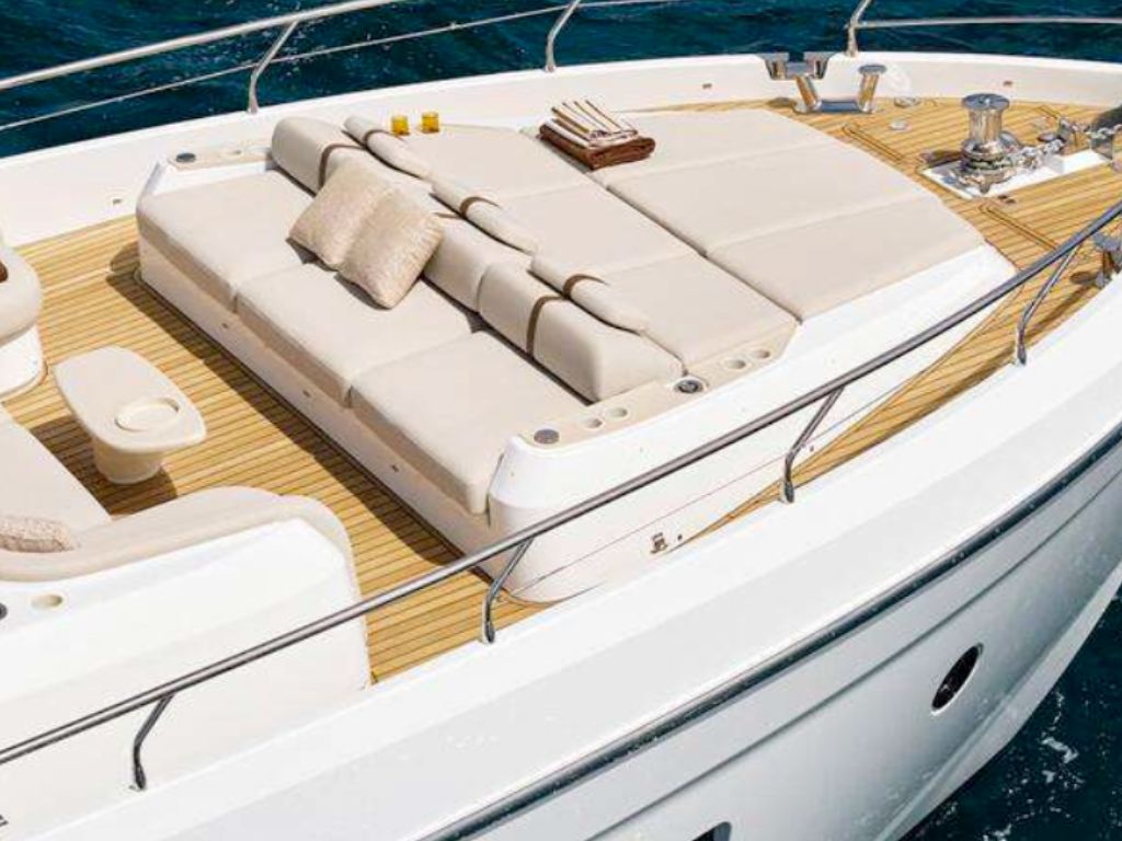 Azimut Fly 82