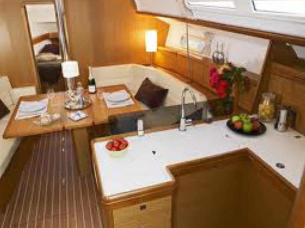 Odyssey 42 Vela